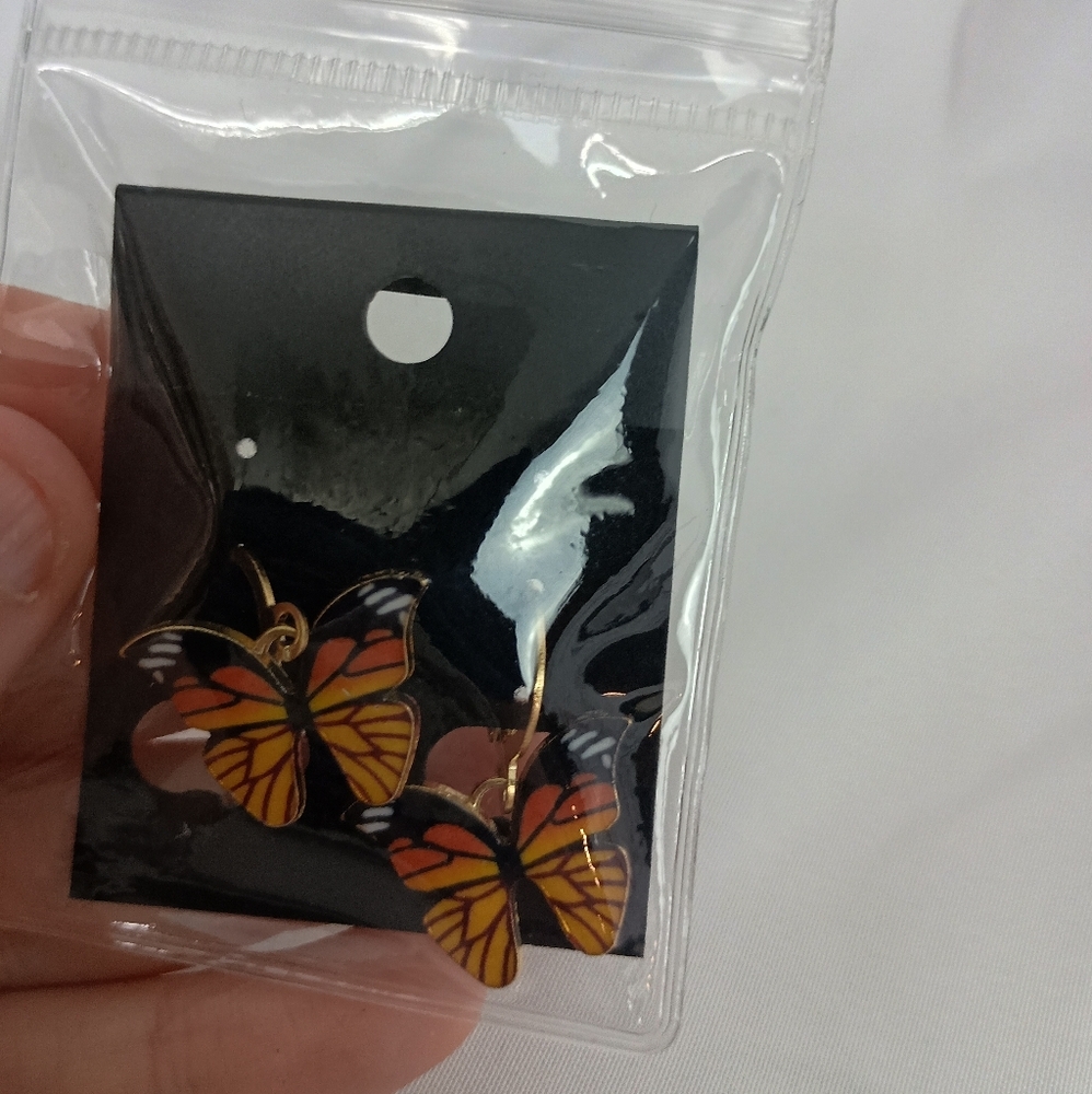 2/30$ Or 3/$35 Dainty Orange and Black Monarch Butterfly Snapback Earrings(#100)